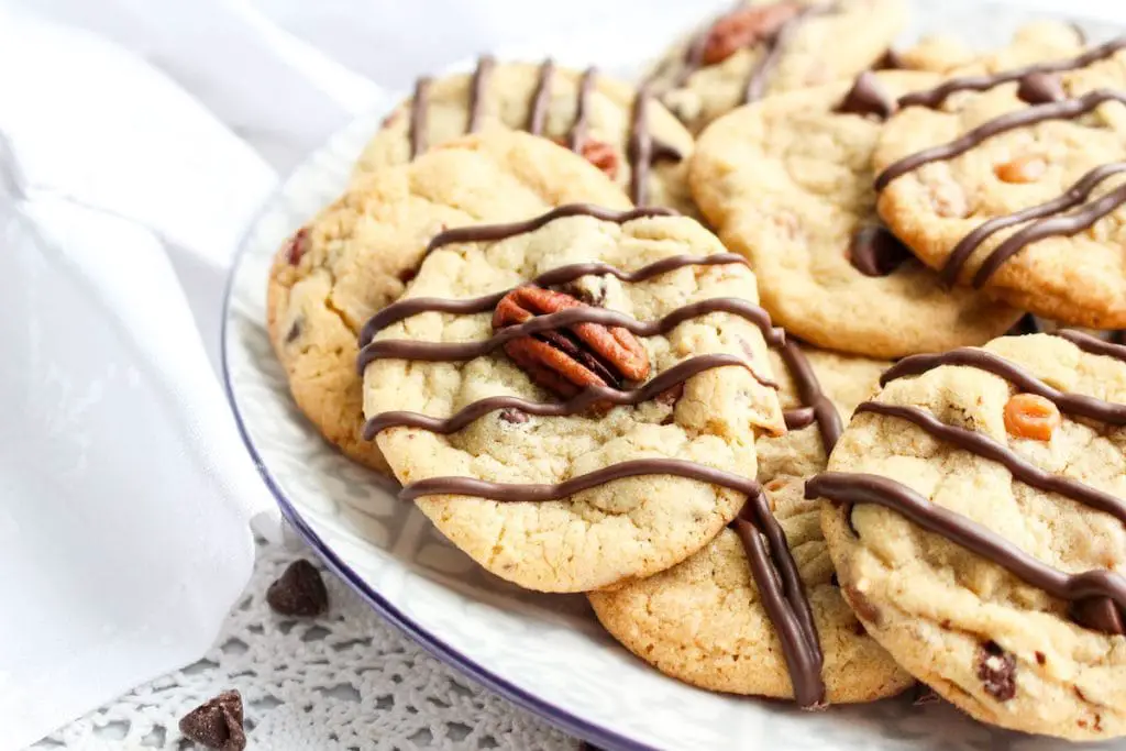 Receta de galletas con chispas de chocolate de tortuga, suaves, masticables y deliciosas Receta de galletas con chispas de chocolate de tortuga, suaves, masticables y deliciosas
