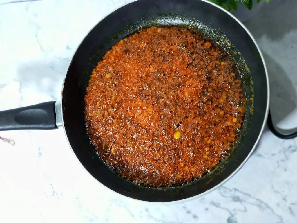 Sopa nigeriana de ñame machacado y Egusi (cómo hacer sopa Egusi)