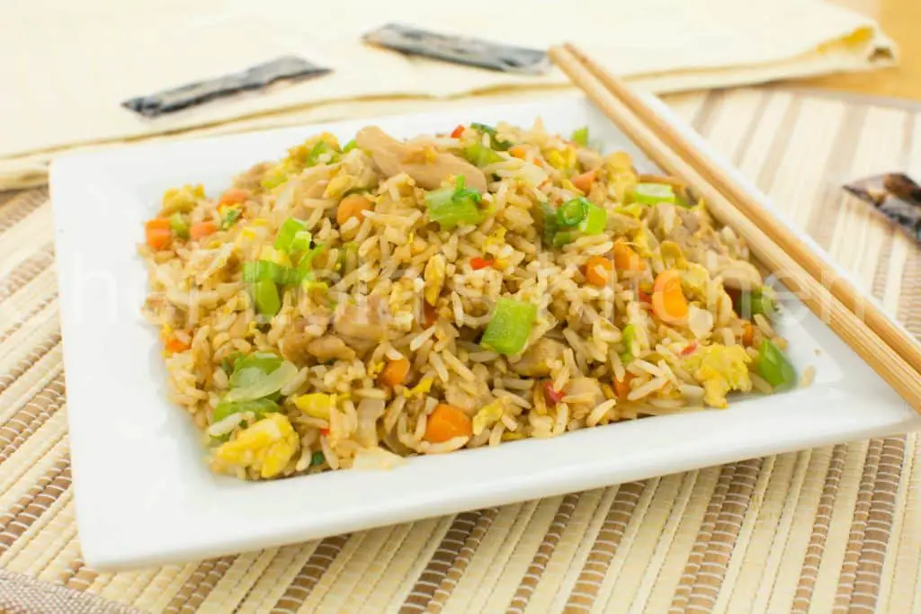 Arroz frito con pollo fácil en una olla Arroz frito con pollo fácil en una olla