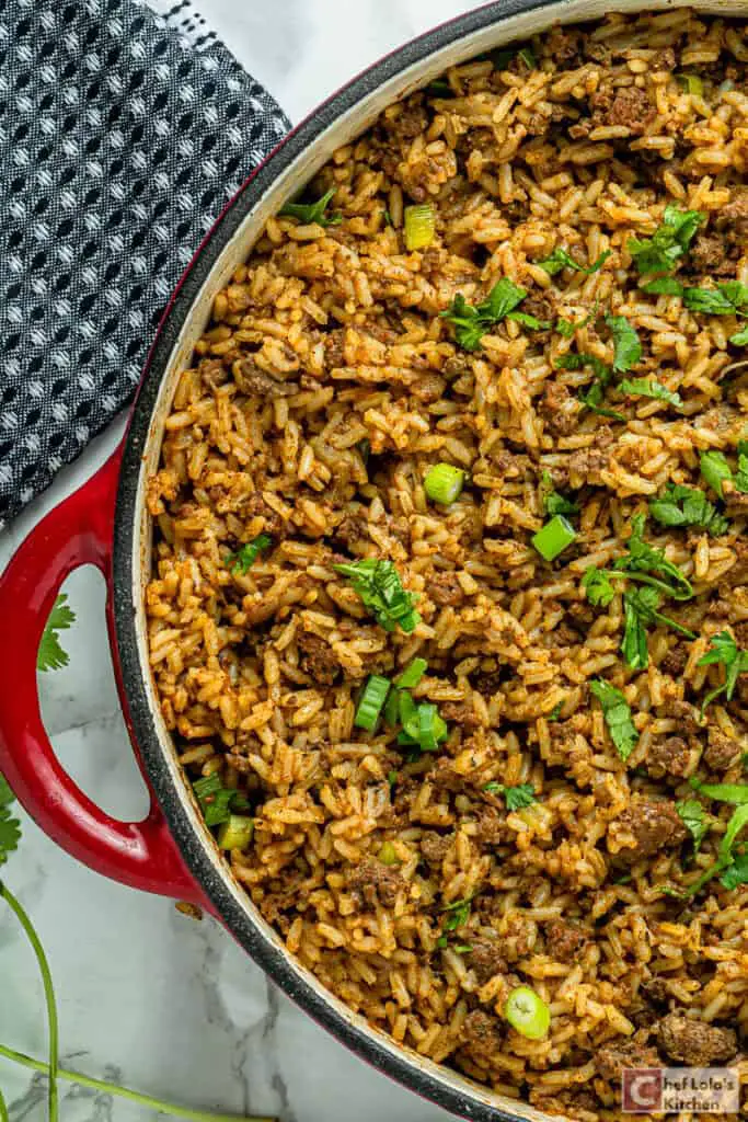 Arroz sucio con chorizo ​​y carne picada