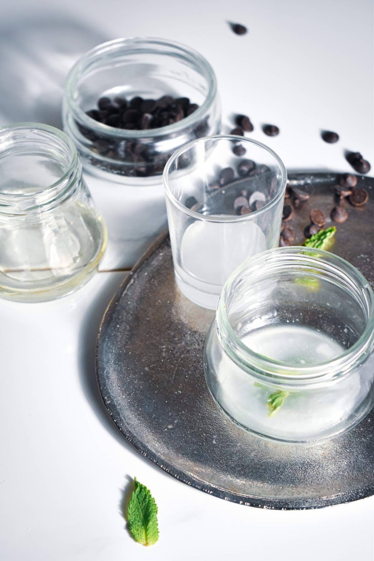 Receta fácil de brillo labial casero: brillo labial de chocolate y menta Receta fácil de brillo labial casero: brillo labial de chocolate y menta