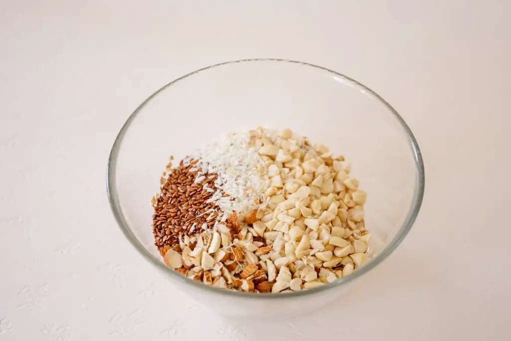 Deliciosa y nutritiva receta casera de granola de plátano Deliciosa y nutritiva receta casera de granola de plátano