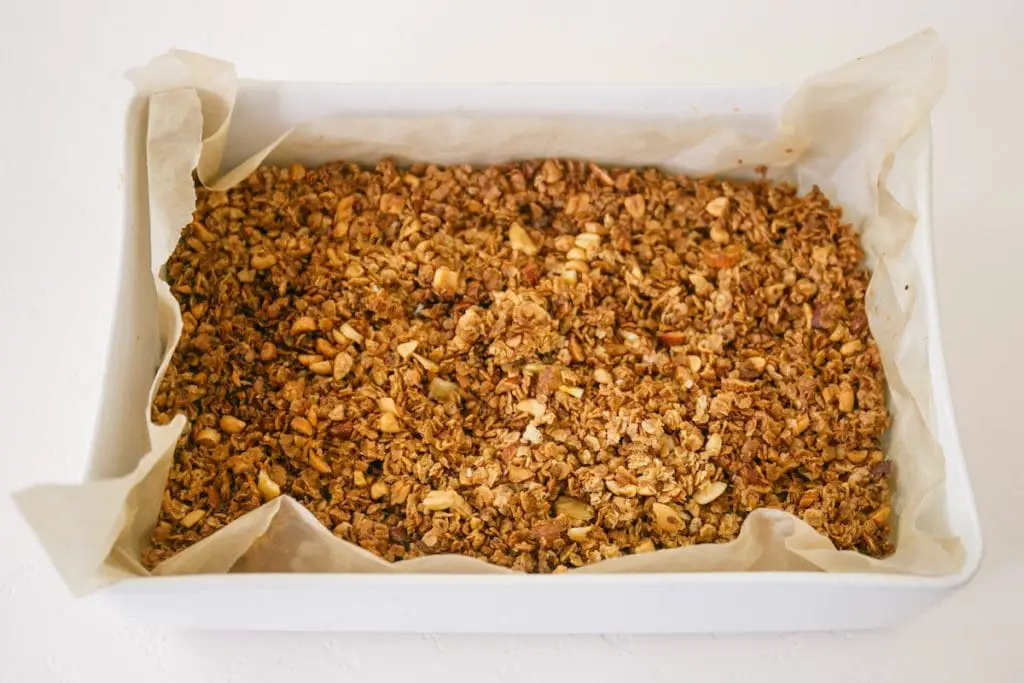 Deliciosa y nutritiva receta casera de granola de plátano Deliciosa y nutritiva receta casera de granola de plátano