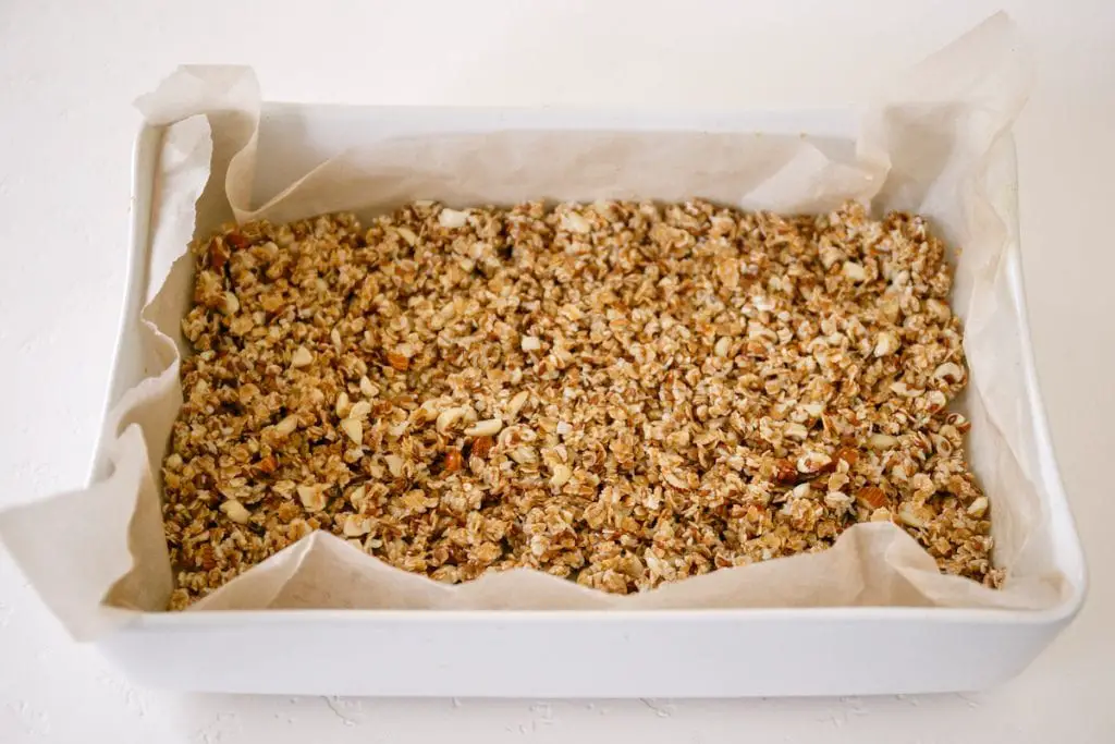 Deliciosa y nutritiva receta casera de granola de plátano Deliciosa y nutritiva receta casera de granola de plátano