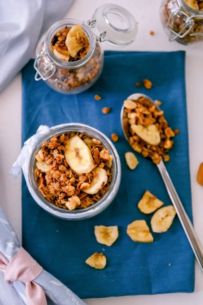 Deliciosa y nutritiva receta casera de granola de plátano