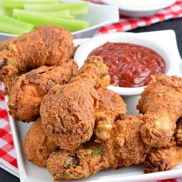 Muslos de pollo fritos crujientes Muslos de pollo fritos crujientes