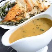 Cómo hacer salsa de pavo con la grasa Cómo hacer salsa de pavo con la grasa