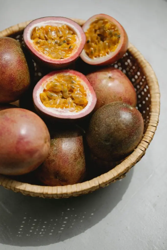 35 frutas que empiezan con P para llevar en tu cesta de picnic