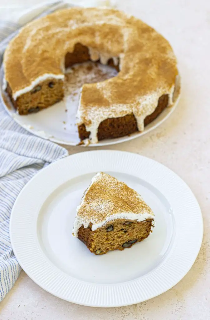 Bundt cake de boniato con glaseado de queso crema