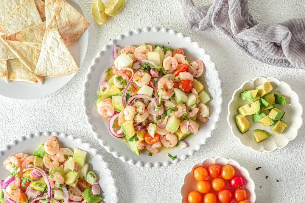 Ceviche peruano de camarones casero rápido y fácil