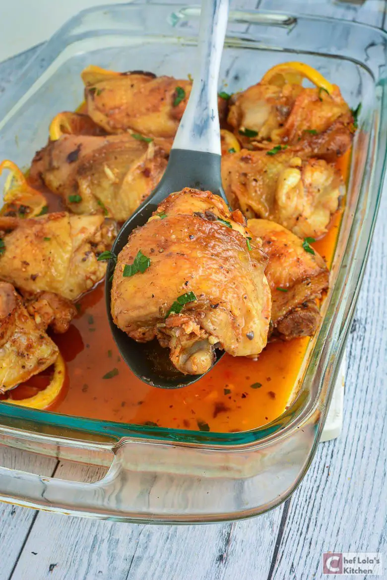 Muslos de pollo al horno jugosos Muslos de pollo al horno jugosos