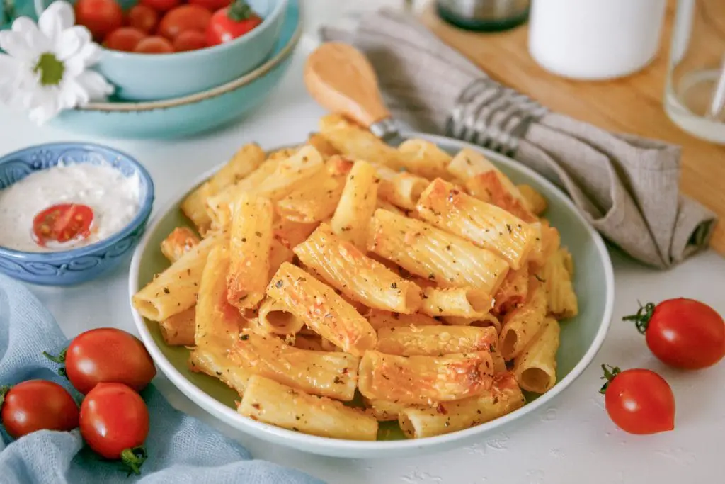 Chips de fideos virales de TikTok, pero mejores (receta al horno) Chips de fideos virales de TikTok, pero mejores (receta al horno)