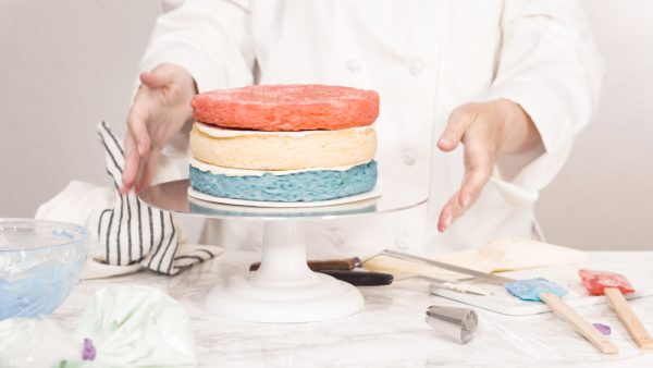 Cómo apilar un pastel