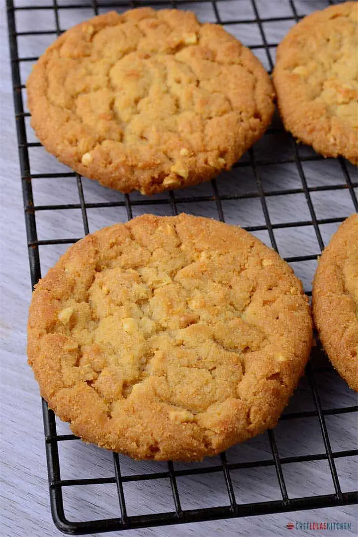 Galletas de mantequilla de maní: ¡suaves, masticables y crujientes por encima!