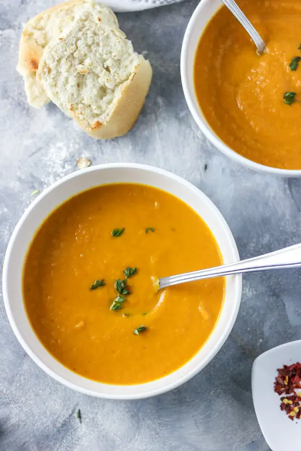 Sopa sencilla de zanahoria y puerro