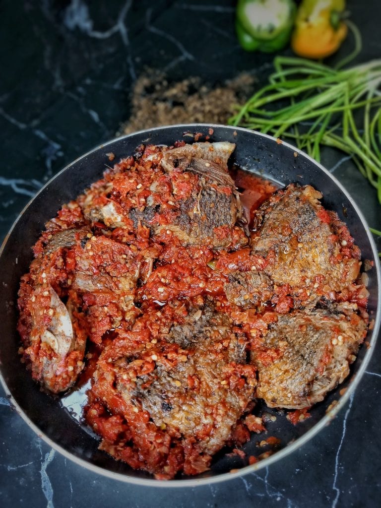 El mejor guiso de pescado nigeriano (Obe Eja Tutu)
