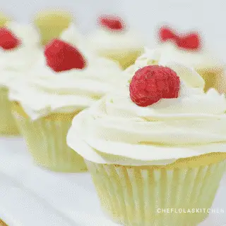 Glaseado fácil de crema de mantequilla y vainilla