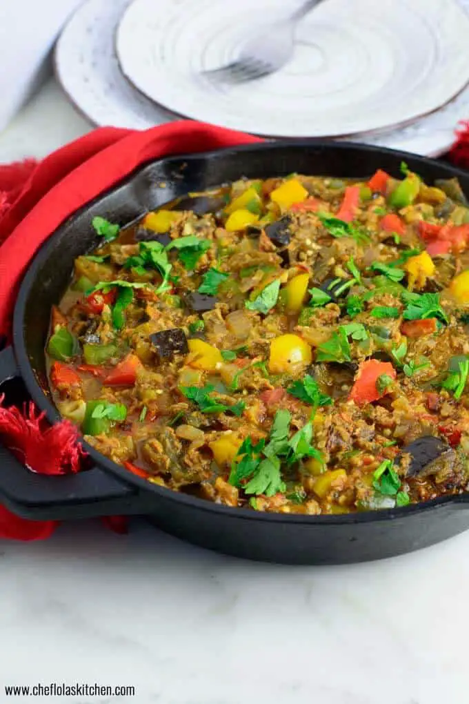 Guiso con pimientos, tomates y berenjenas