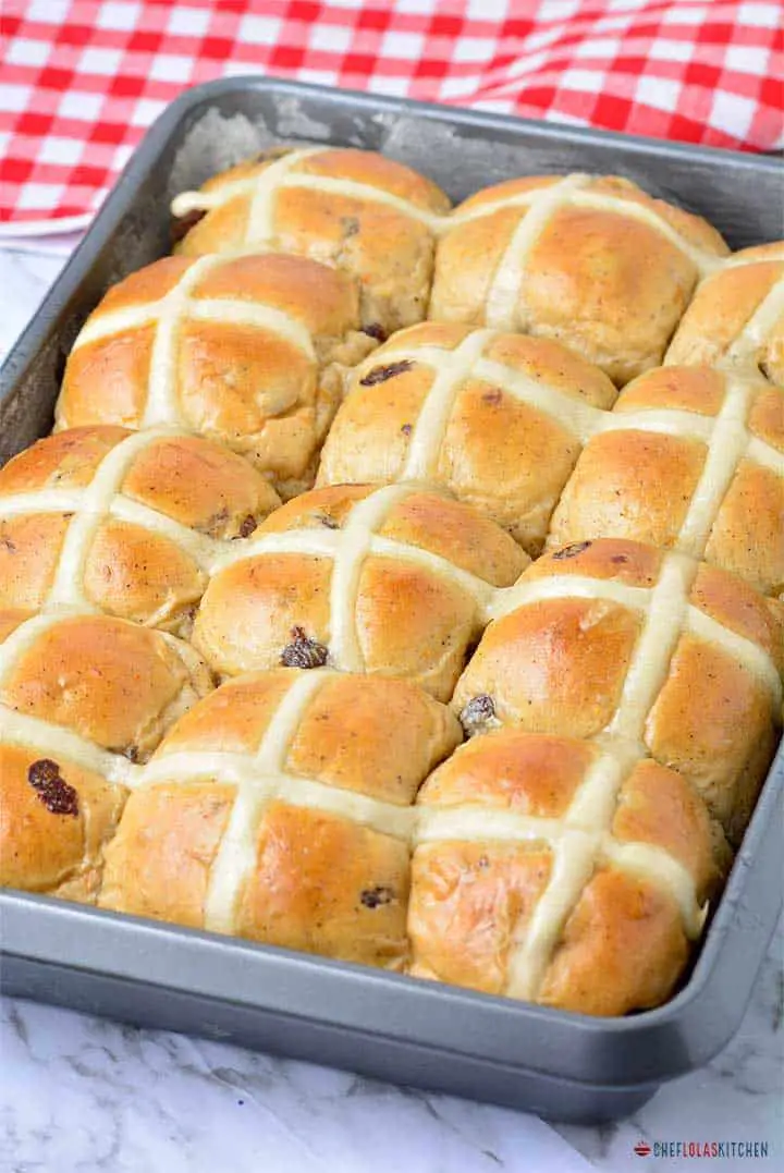 Hot Cross Buns: panecillo suave, esponjoso y sazonado