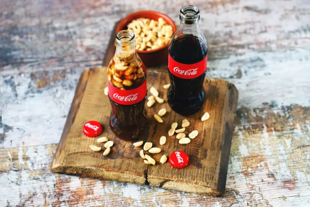 La extraña combinación de maní en cola: ¡por qué se está volviendo viral! La extraña combinación de maní en cola: ¡por qué se está volviendo viral!