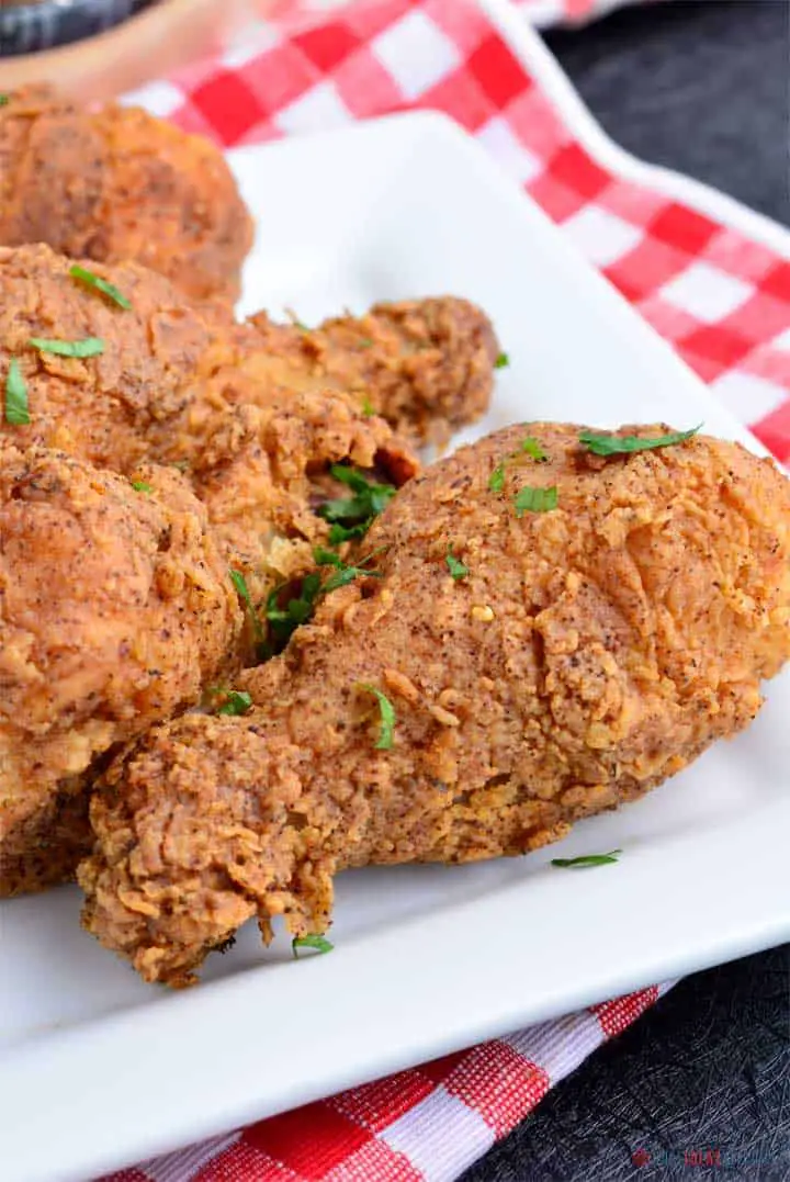 Muslos de pollo fritos crujientes Muslos de pollo fritos crujientes