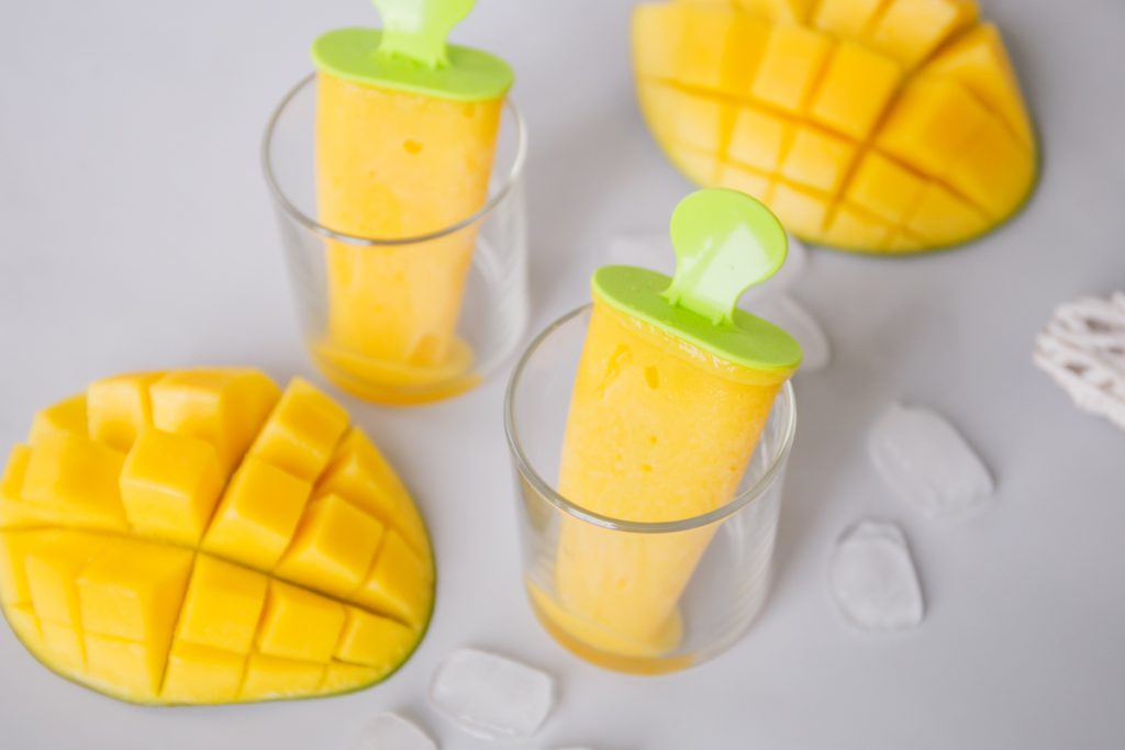 Paletas de mango caseras fáciles (4 ingredientes)