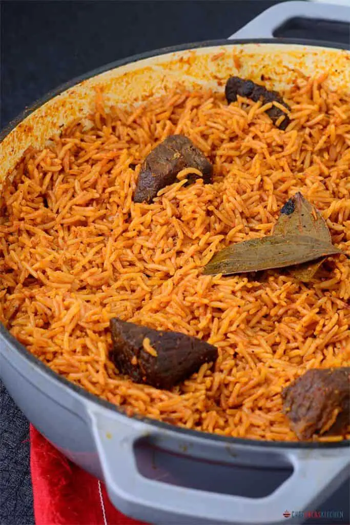 Receta de arroz basmati jollof (estilo de fiesta con carne de res)