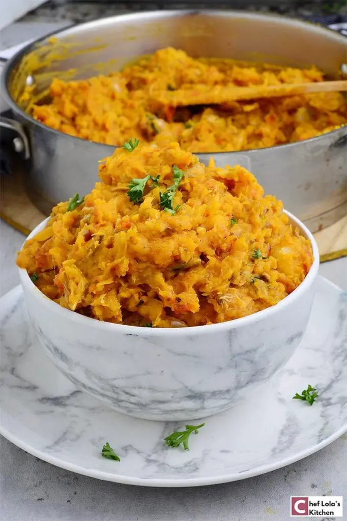 Receta de estofado de ñame/gachas de ñame (Asaro). Receta de estofado de ñame/gachas de ñame (Asaro).