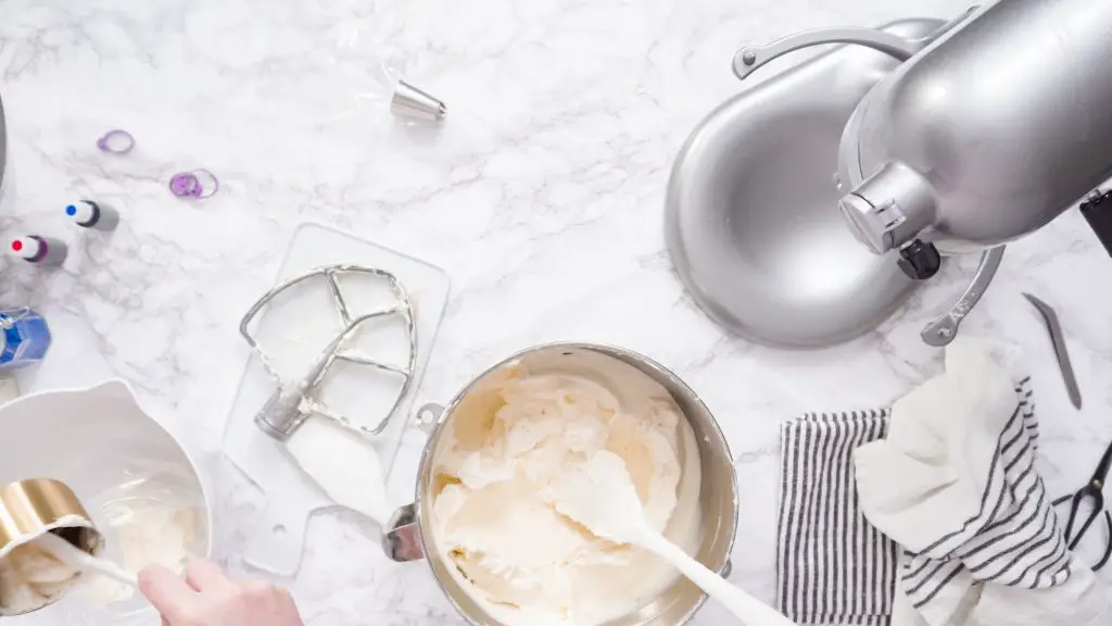 Revisión de la batidora de pie Kitchenaid Classic: ¿todavía vale la pena? Revisión de la batidora de pie Kitchenaid Classic: ¿todavía vale la pena?