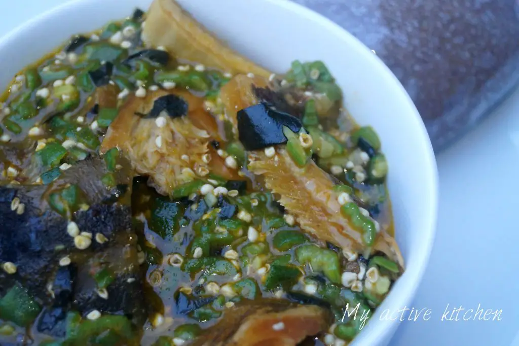 Sopa de okro (sopa de okra nigeriana)