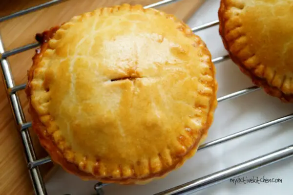 Tarta de mano de chocolate y manzana Tarta de mano de chocolate y manzana