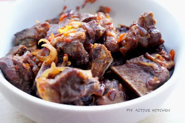 Asun (Receta picante de carne de cabra ahumada) Asun (Receta picante de carne de cabra ahumada)