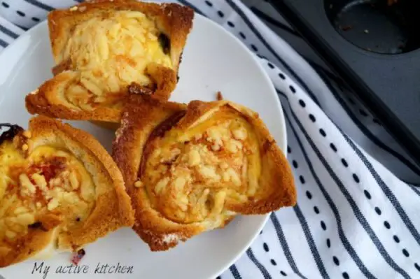 Huevo en tazas tostadas Huevo en tazas tostadas