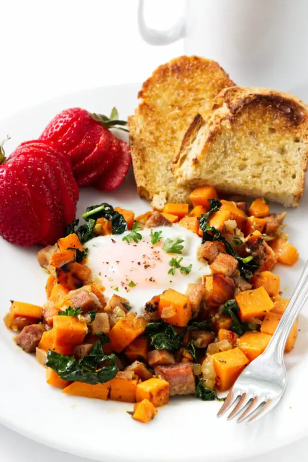 Hash de camote para el desayuno: rápido y fácil Hash de camote para el desayuno: rápido y fácil