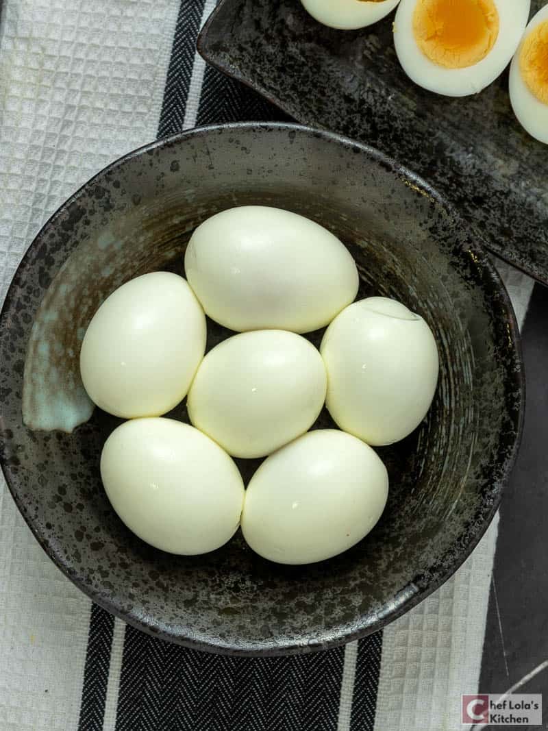 Cómo cocinar huevos en la estufa.