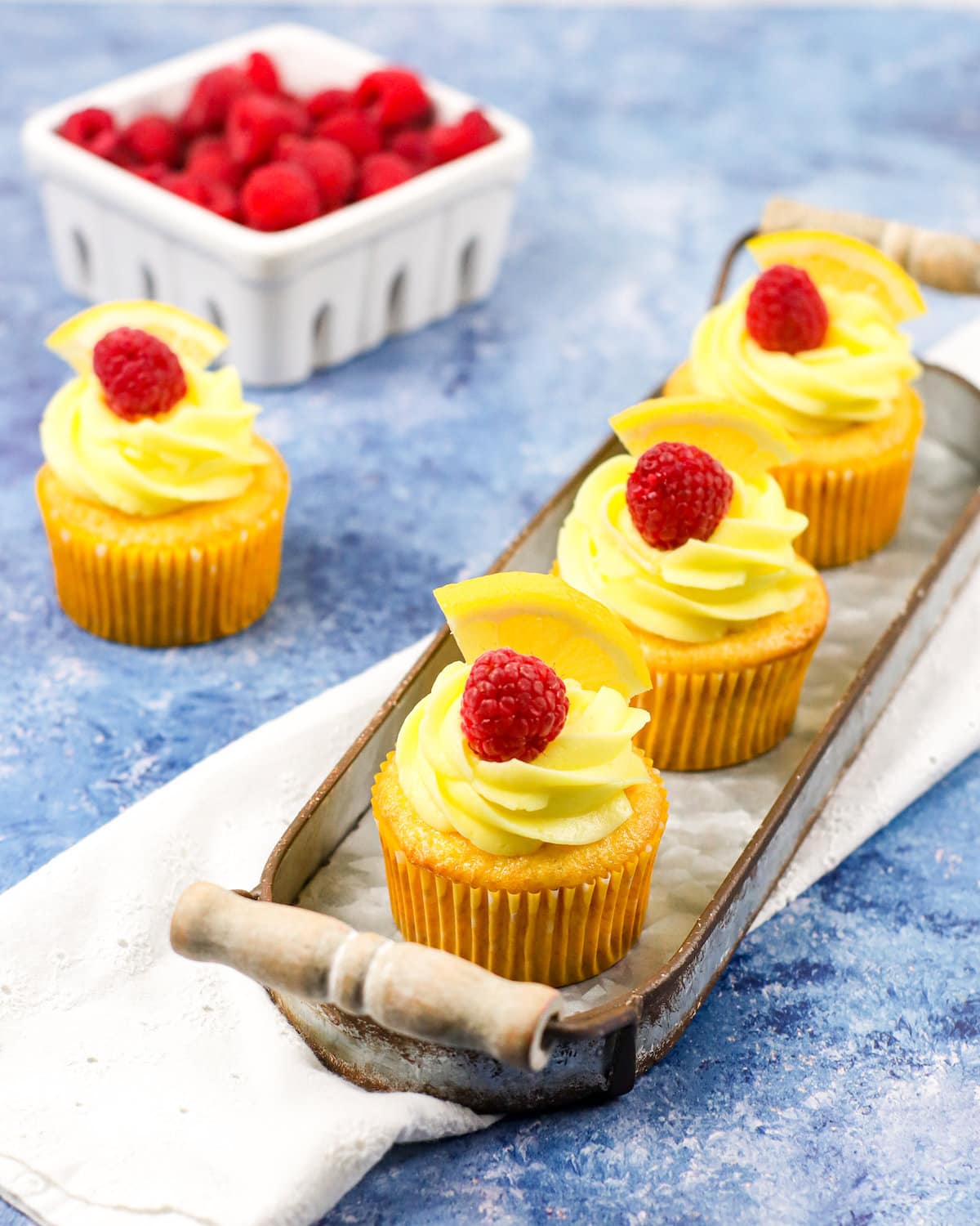 Los mejores cupcakes de limón y frambuesa con mezcla para pastel