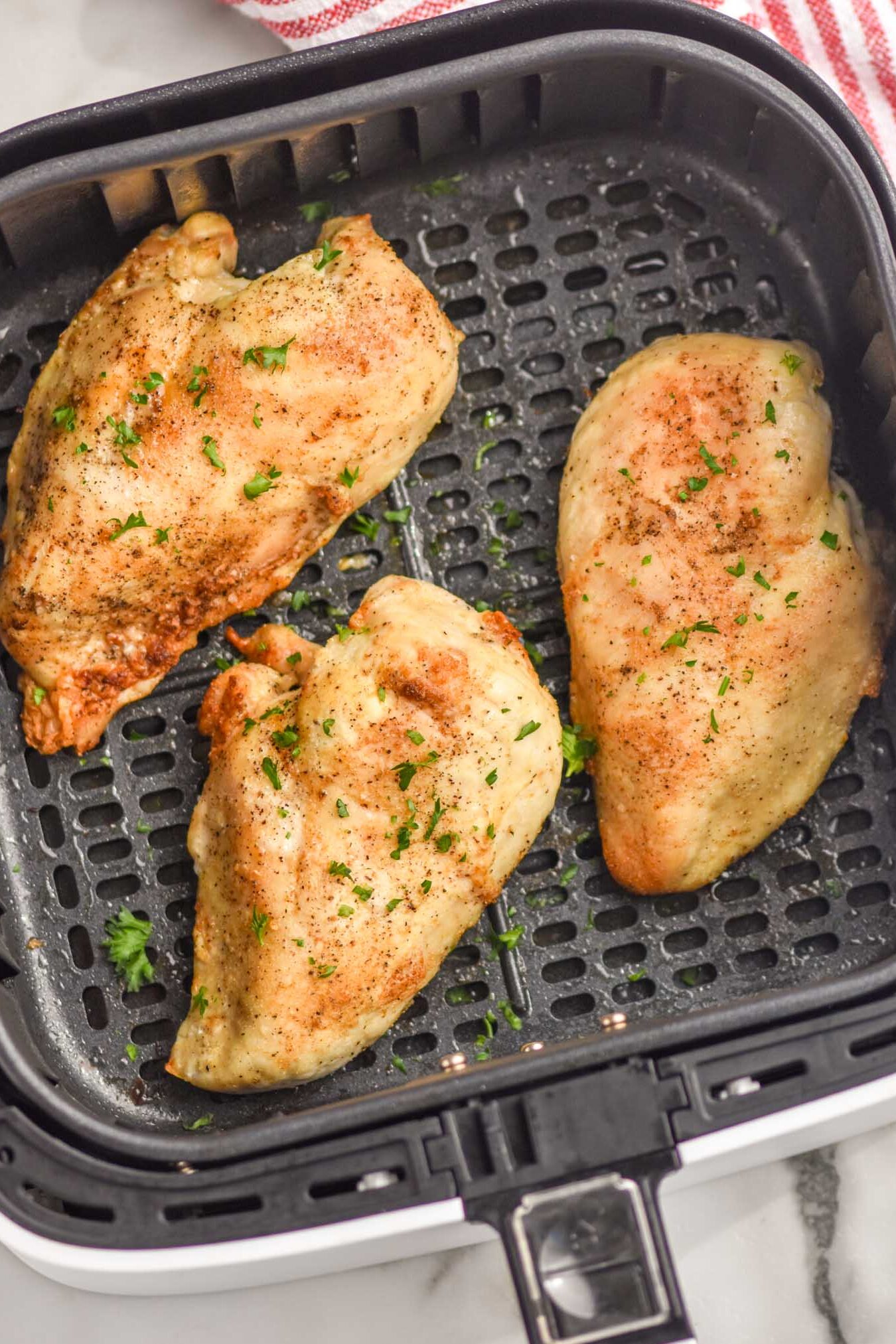 Pechugas de pollo Air Fryer: cómo cocinar pechugas de pollo en una freidora