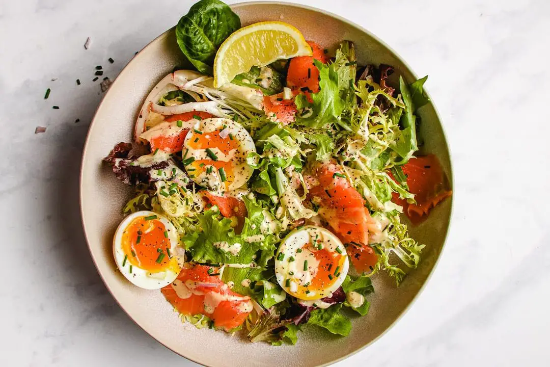 Receta sencilla de ensalada de salmón saludable