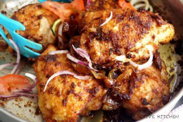 Suya de pollo al horno y cebolla caramelizada Suya de pollo al horno y cebolla caramelizada